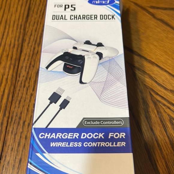 Mimd Dual Charging Dock for Wireless Controller - Picture 1 of 4